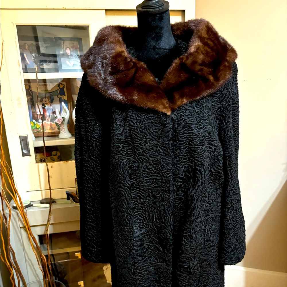 Beautiful Lambs Wool Coat with Fur Collar